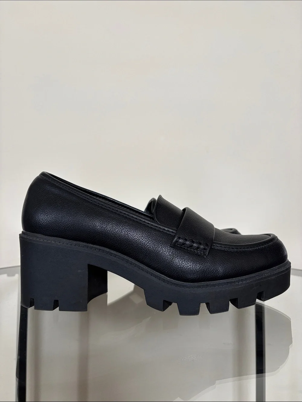Dolce Vita Classic Black Chunky Heel Loafer Women’s Neeka Size 8 Work Office